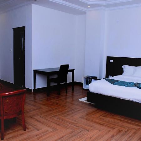 Yellow Apple Hotel Addis Ababa Exterior photo